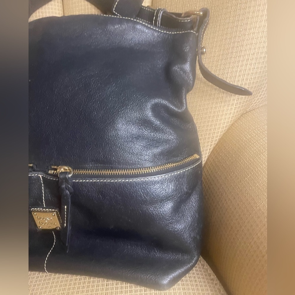 - Dooney & Bourke Large Dillen Bag -GUC - Picture 9 of 16